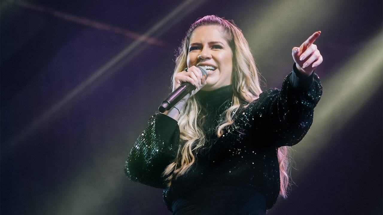 Cantora Marília Mendonça retorna aos palcos, após 2 anos sem fazer shows, em São José dos Campos (SP), neste sábado (25), com a presença de público, seguindo os protocolos de segurança. Will Dias/Futura Press