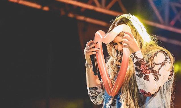 A cantora Marília Mendonça - A cantora Marília Mendonça -