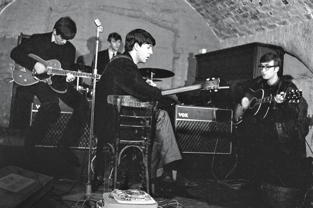 BEATLES-63-02_MikeMcC-earlybeatlesRT.jpg INÍCIO DO SONHO - Cavern Club: a casa foi o palco dos primeiros shows dos Beatles, nos anos 60 -