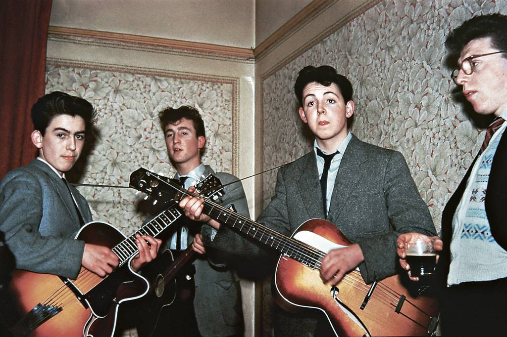 BEATLES—PAUL-MCCARTNEY-30-05-Mike.jpg FUNDO DO BAÚ - Beatles: George, John e Paul adolescentes -