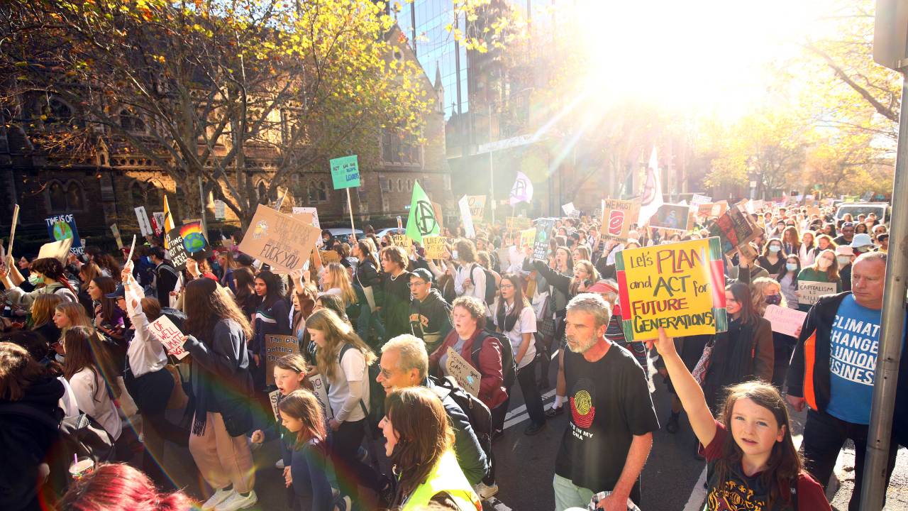 Australianos protestam contra falta de ação do governo para combater as mudanças climáticas. 21/05/2021
