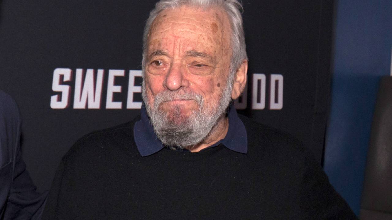 Stephen Sondheim, grande nome da Broadway e do teatro musical, morre aos 91 anos.
