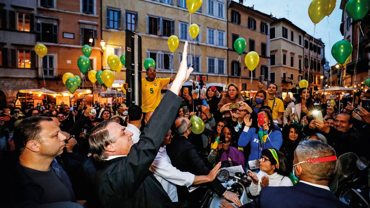 CACIFE - Bolsonaro: auxílio aos pobres é a maior aposta do presidente para resgatar a popularidade -