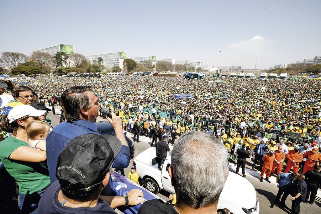 07092021-comemoraes-pelo-dia-da-independncia_51433649136_o.jpg AMEAÇA - Bolsonaro: “Ou o chefe desse poder enquadra o seu, ou esse poder pode sofrer aquilo que nós não queremos” -
