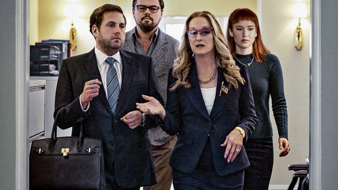 ACÉFALOS - Meryl, a presidente, com os cientistas DiCaprio e Jennifer: “Não é tão sério” -