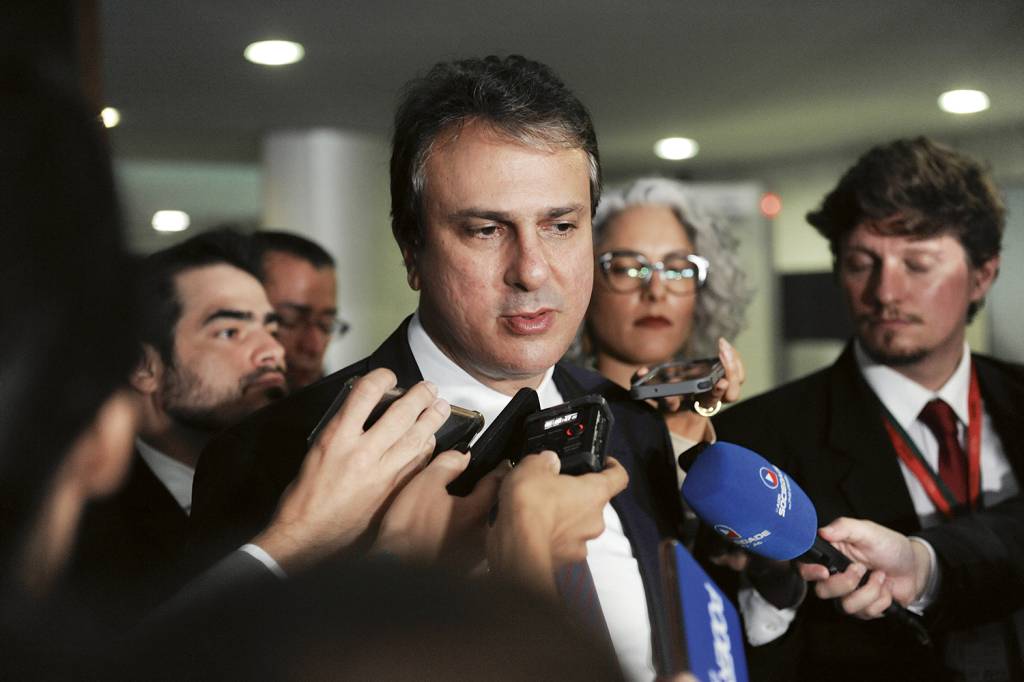 CAMILO-SANTANA-2018-99.jpg APOIO - Camilo Santana: para o governador, os irmãos Gomes são “pessoas íntegras” -