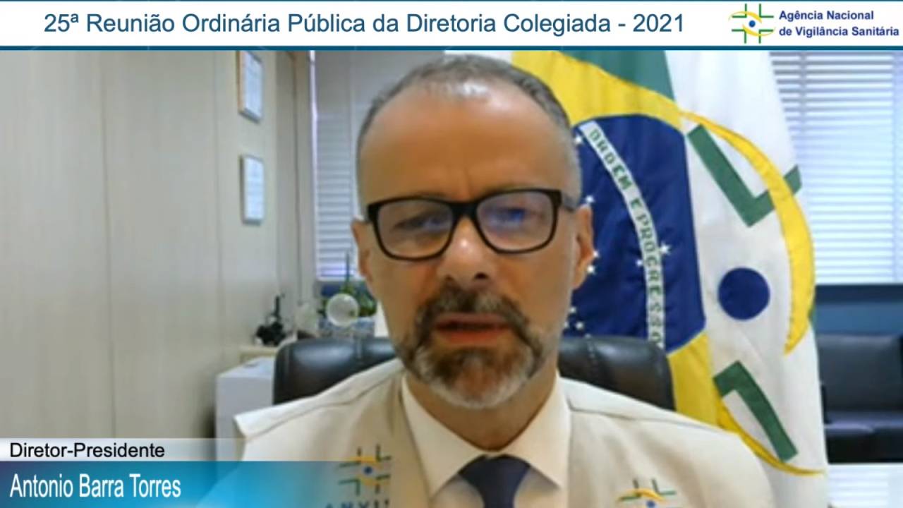 O diretor-presidente da Anvisa, Antonio Barra Torres, discursa na abertura de reunião da Diretoria Colegiada da agência