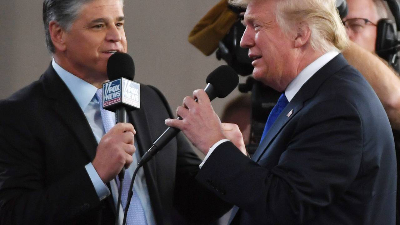 LAS VEGAS, NV - SEPTEMBER 20: Fox News Channel and radio talk show host Sean Hannity (L) interviews U.S. President Donald Trump before a campaign rally at the Las Vegas Convention Center on September 20, 2018 in Las Vegas, Nevada. Trump is in town to support the re-election campaign for U.S. Sen. Dean Heller (R-NV) as well as Nevada Attorney General and Republican gubernatorial candidate Adam Laxalt and candidate for Nevada's 3rd House District Danny Tarkanian and 4th House District Cresent Hardy. (Photo by Ethan Miller/Getty Images)