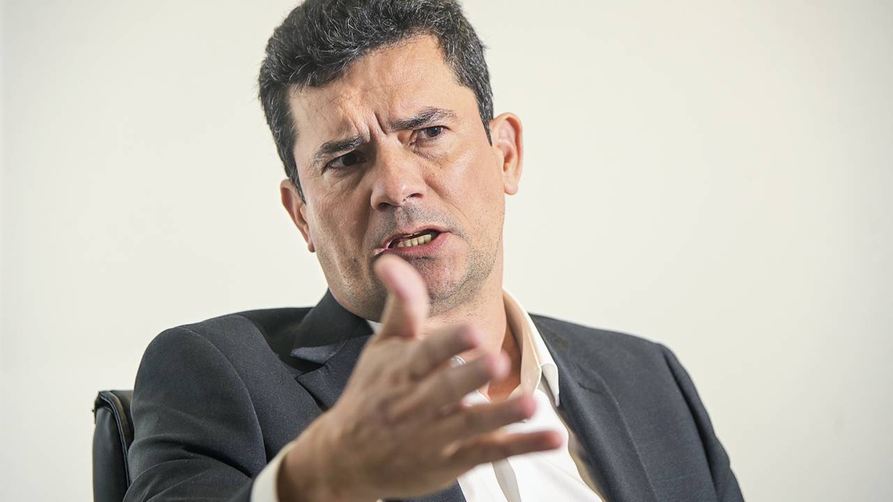 EM VOZ ALTA - Moro: o pré-candidato do Podemos parte para o ataque contra os adversários -