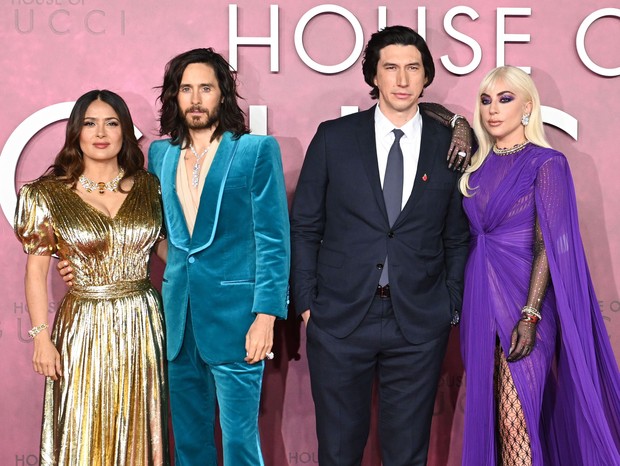 A cena de sexo entre Lady Gaga e Salma Hayek em ‘Casa Gucci’