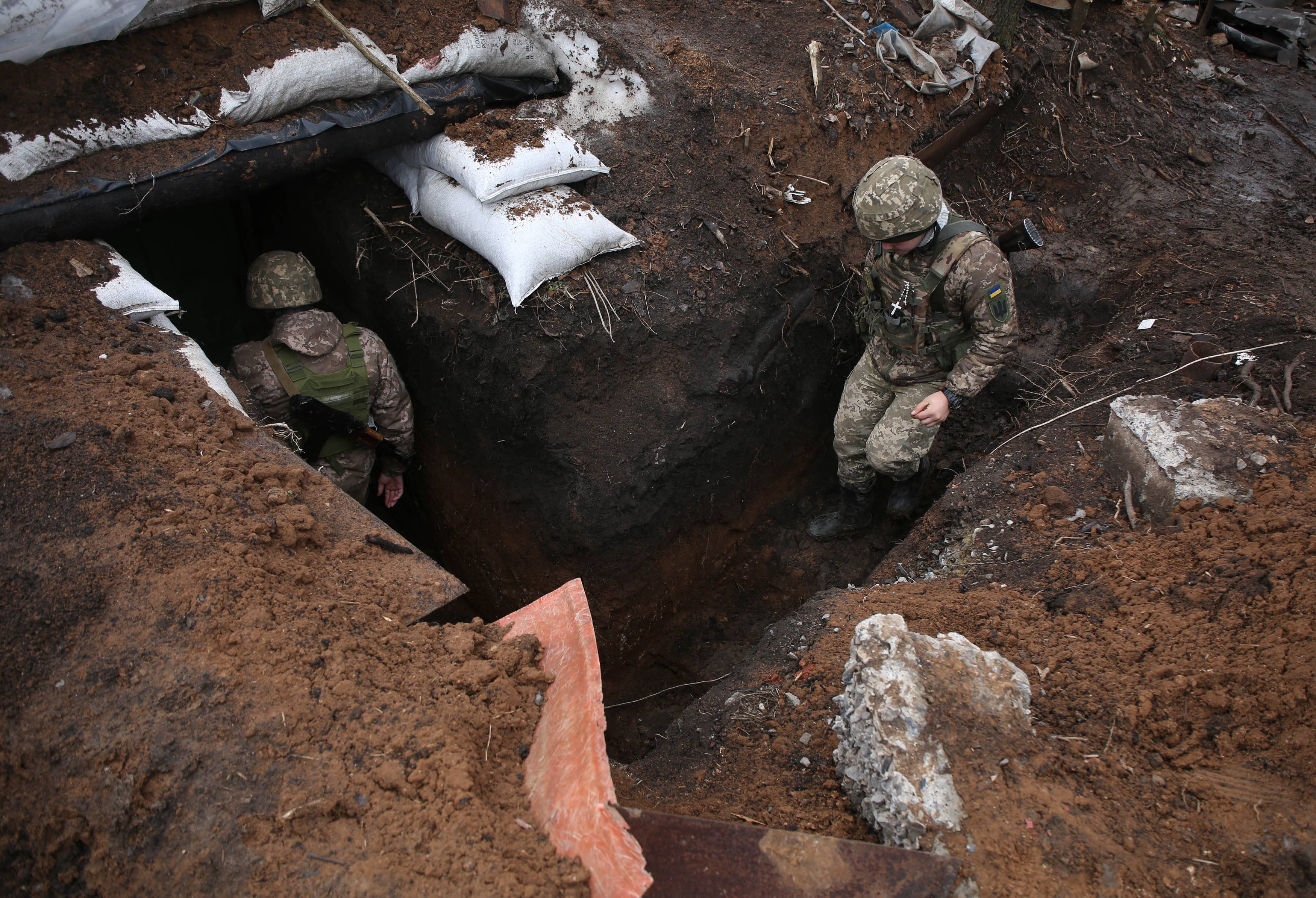 Militares ucranianos perto de Novolugansk, na região de Donetsk. 17/2/2022 //