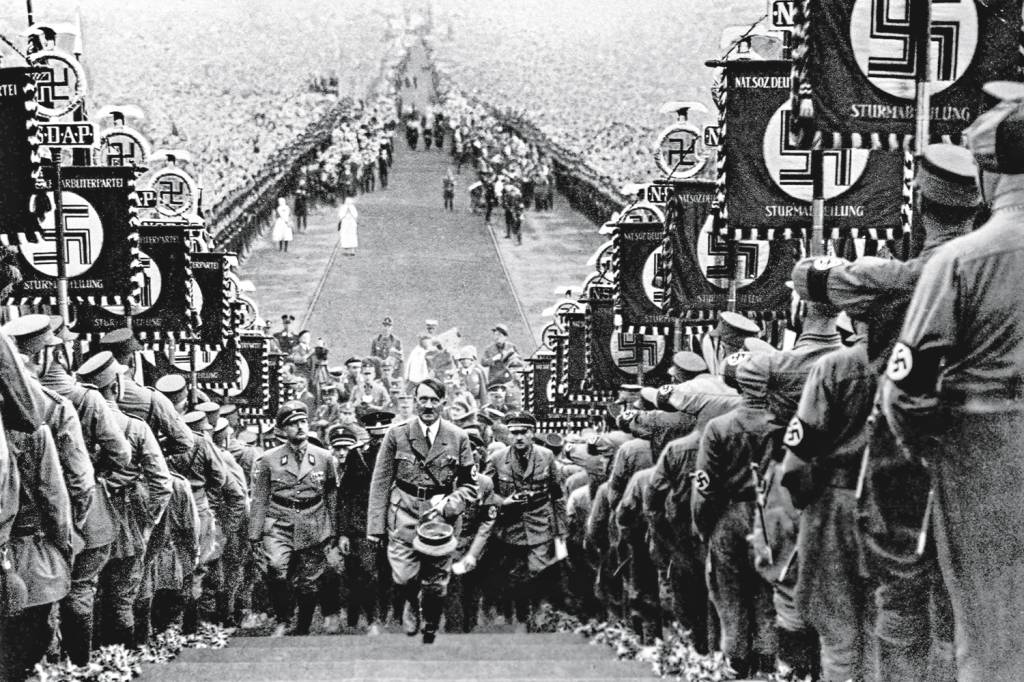 ADOLF-HITLER-NAZISMO-41.jpg ORIGEM DO MAL - Adolf Hitler, líder do Partido Nazista, nos anos 1930: ódio contra judeus, negros e homossexuais -