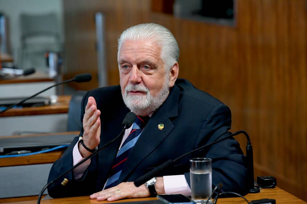 CDH – Comissão de Direitos Humanos e Legislação Participativa OPONENTE - Wagner: o ex-governador é principal adversário de Neto na Bahia -