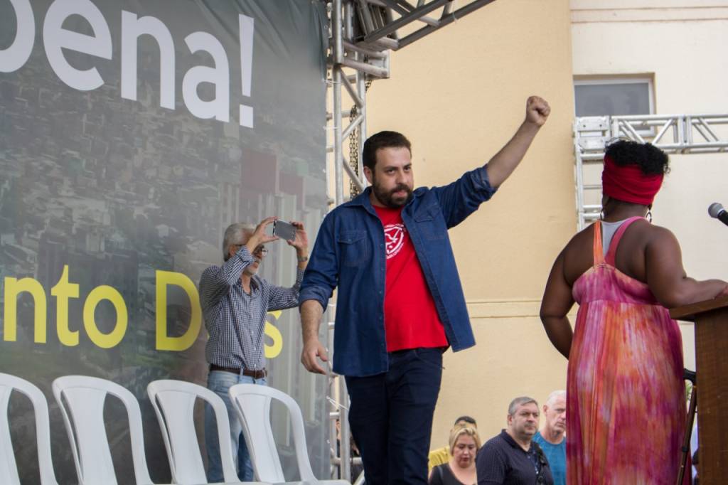Boulos MTST Guilherme Boulos, no condomínio popular Santo Dias, em Santo André, que será visitado por Lula