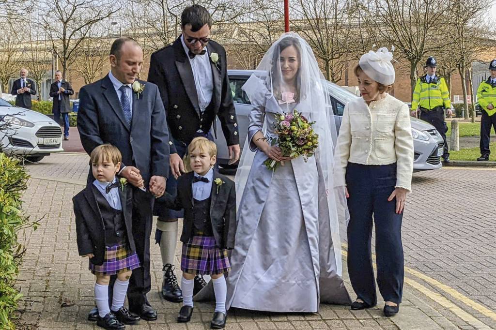 Responsável por vazar dados secretos no WikiLeaks se casa na cadeia