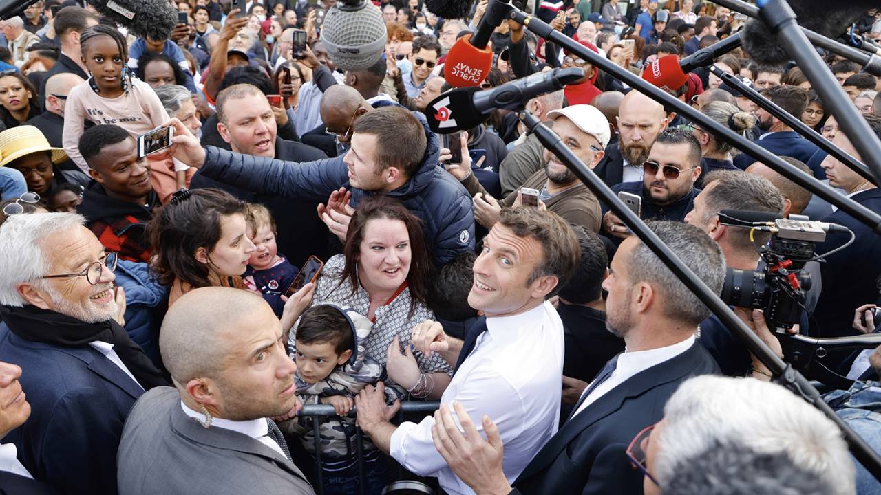 FRANCO FAVORITO - Emmanuel Macron em campanha: menos comícios e debates, mais tempo para tratar de “coisas sérias” -
