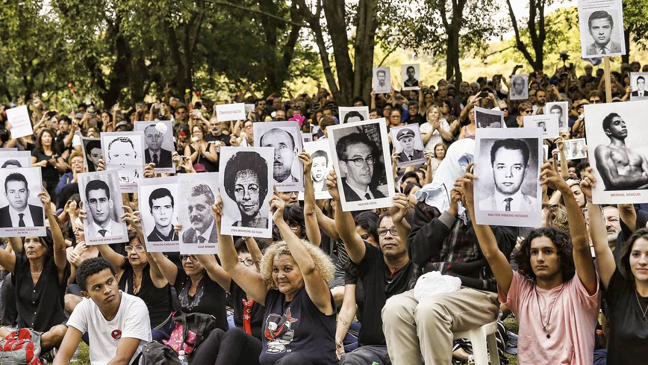 PROTESTO - Movimento em São Paulo: ato para lembrar desaparecidos e assassinados -