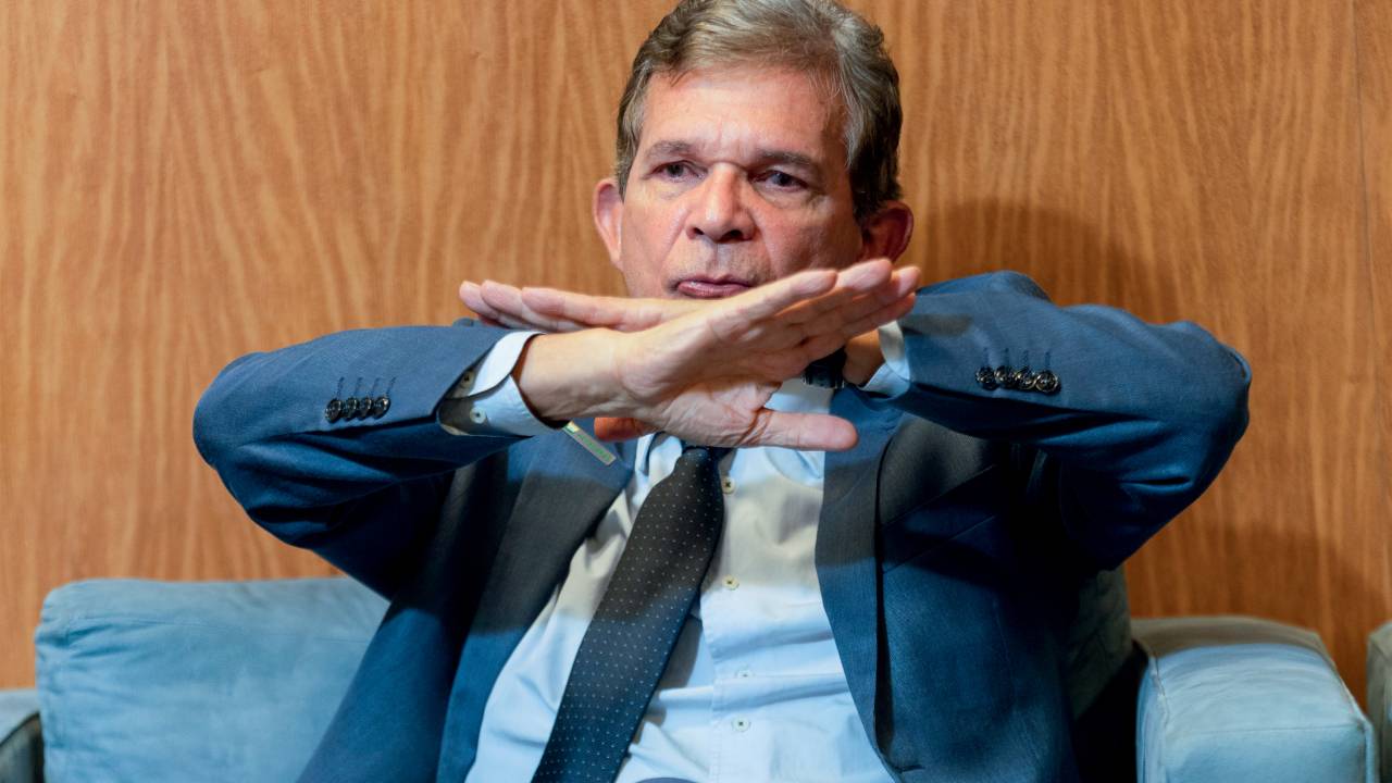 Rio de Janeiro, Rj, BRASIL. 29/03/2022; Retrato do Gerenal e ex-presidente da Petrobras, Joaqui Silva e Luna ( Foto: Ricardo Borges/Veja)