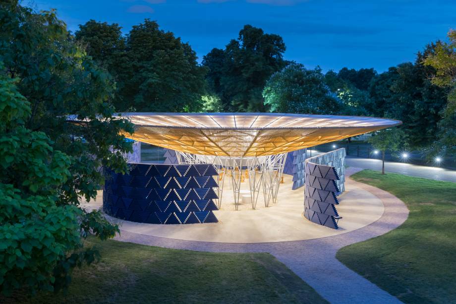 O Serpentine Pavillion, inaugurado em Londres em 2017 - O Serpentine Pavillion, inaugurado em Londres em 2017 -