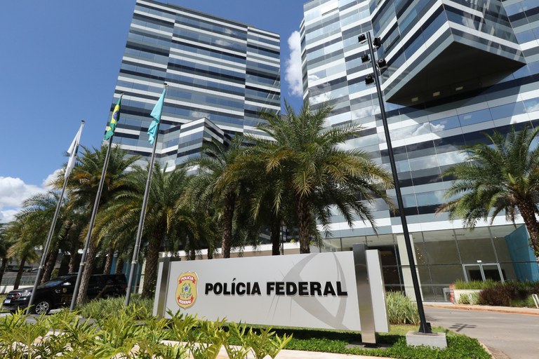 PF faz operação em três estados contra fraudes em concursos públicos