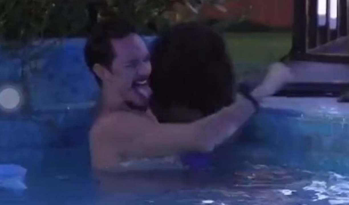 Eliezer e Jessilane na piscina