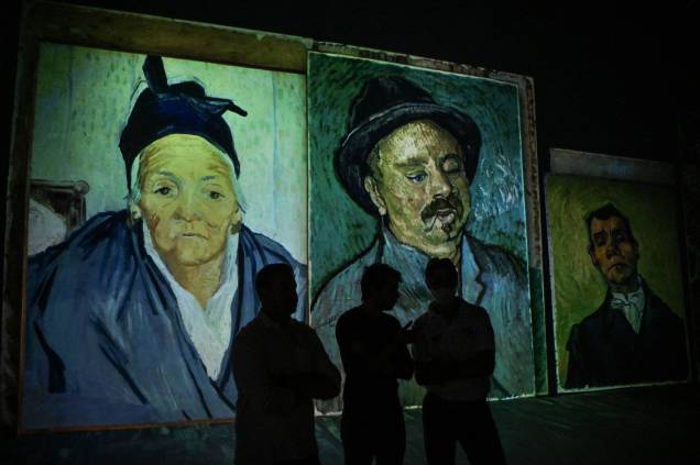 Público acompanha a exposição "Beyond Van Gogh", em São Paulo - Público acompanha a exposição "Beyond Van Gogh", em São Paulo -