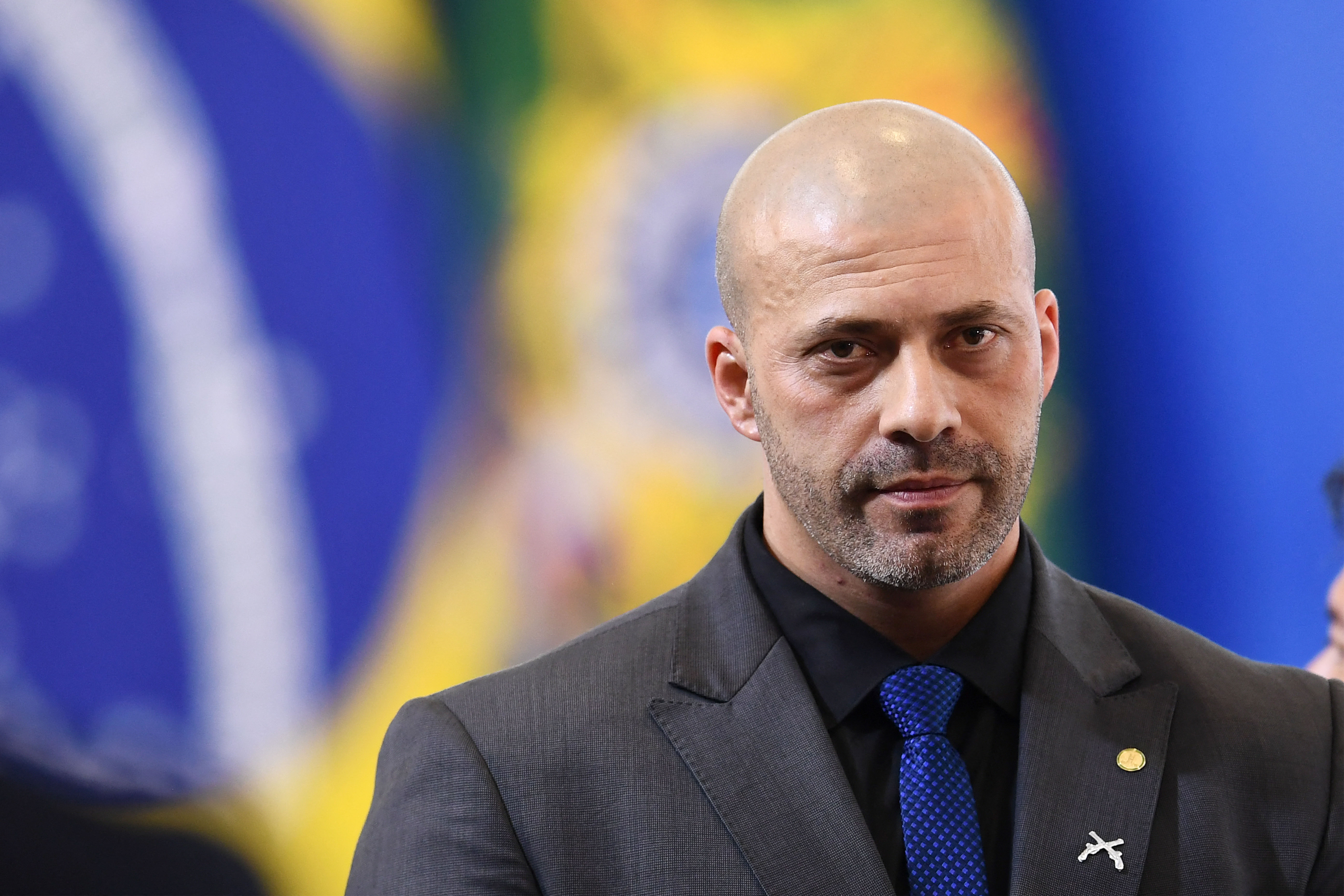 Cela com ratos e pedidos negados: a dura vida de Daniel Silveira na cadeia