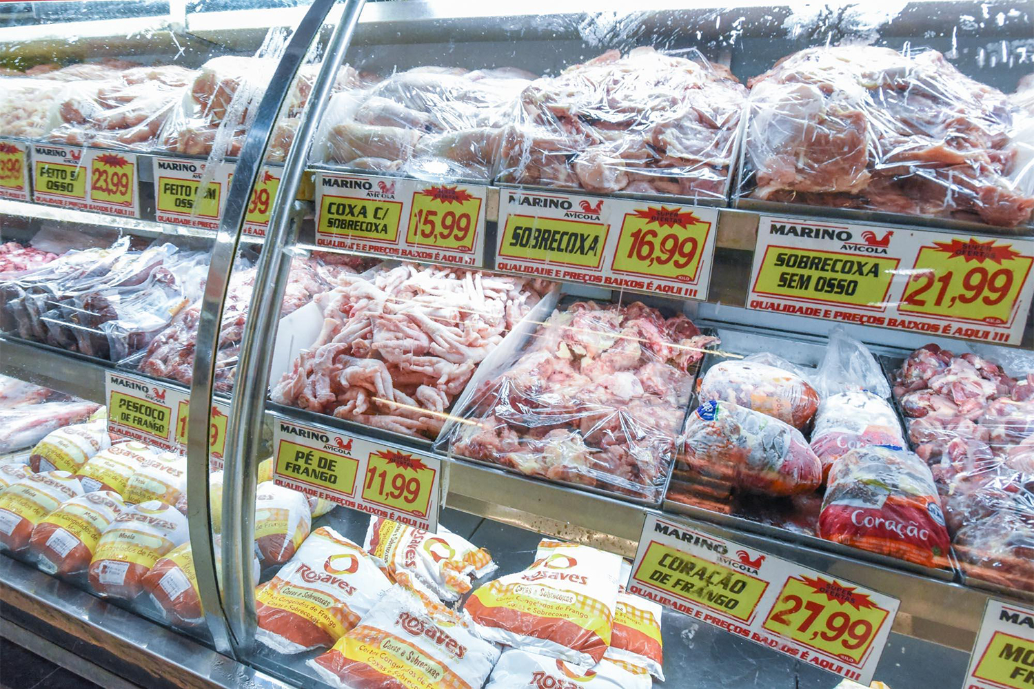 China suspende compra de frango de Santa Catarina após foco de doença