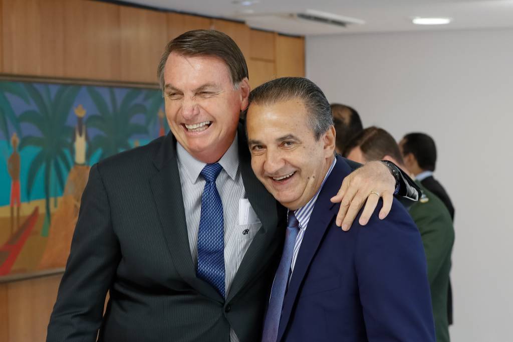 O fator extra de desgaste nas mensagens de Bolsonaro, Eduardo e Malafaia