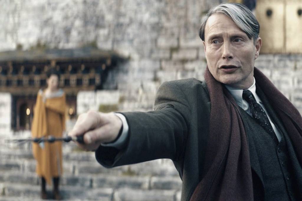 ABRE-3-pagina-ANIMAIS-FANTÁSTICOS-3-04.jpg VERSÃO DO PASSADO - Mikkelsen, que substitui Depp com honras como Grindelwald: trajetória moldada na de Hitler -
