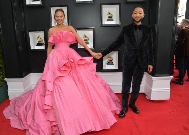 Chrissy Teigen e John Legend no Grammy 2022 Chrissy Teigen e John Legend no Grammy 2022