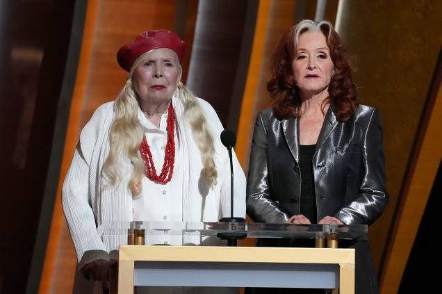 Joni Mitchell e Bonnie Raitt fazem uma participação especial no Grammy 2022 Joni Mitchell e Bonnie Raitt fazem uma participação especial no Grammy 2022