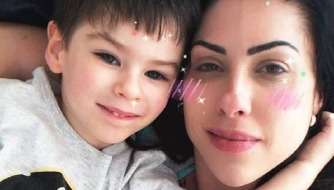 Henry Borel com a mãe Monique Medeiros -