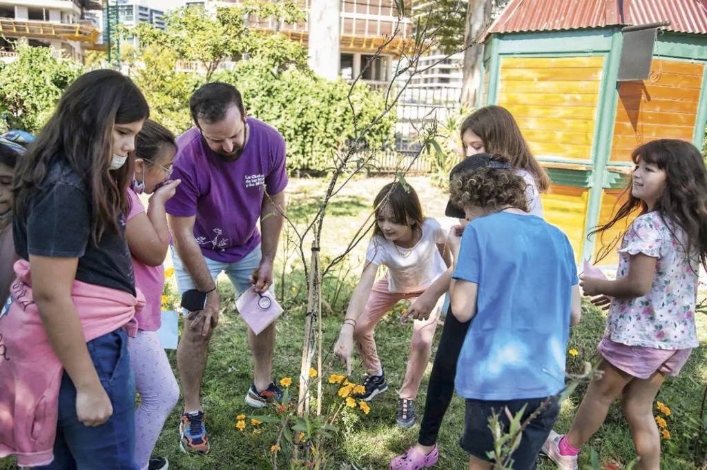 PROJETO-CIUDAD-DE-LOS-NINÕS-e-NINÃS-ROSARIO-ARGENTINA-2022-1.jpg MÃO NA MASSA - Rosário, na Argentina: a garotada planta árvores sem parar -