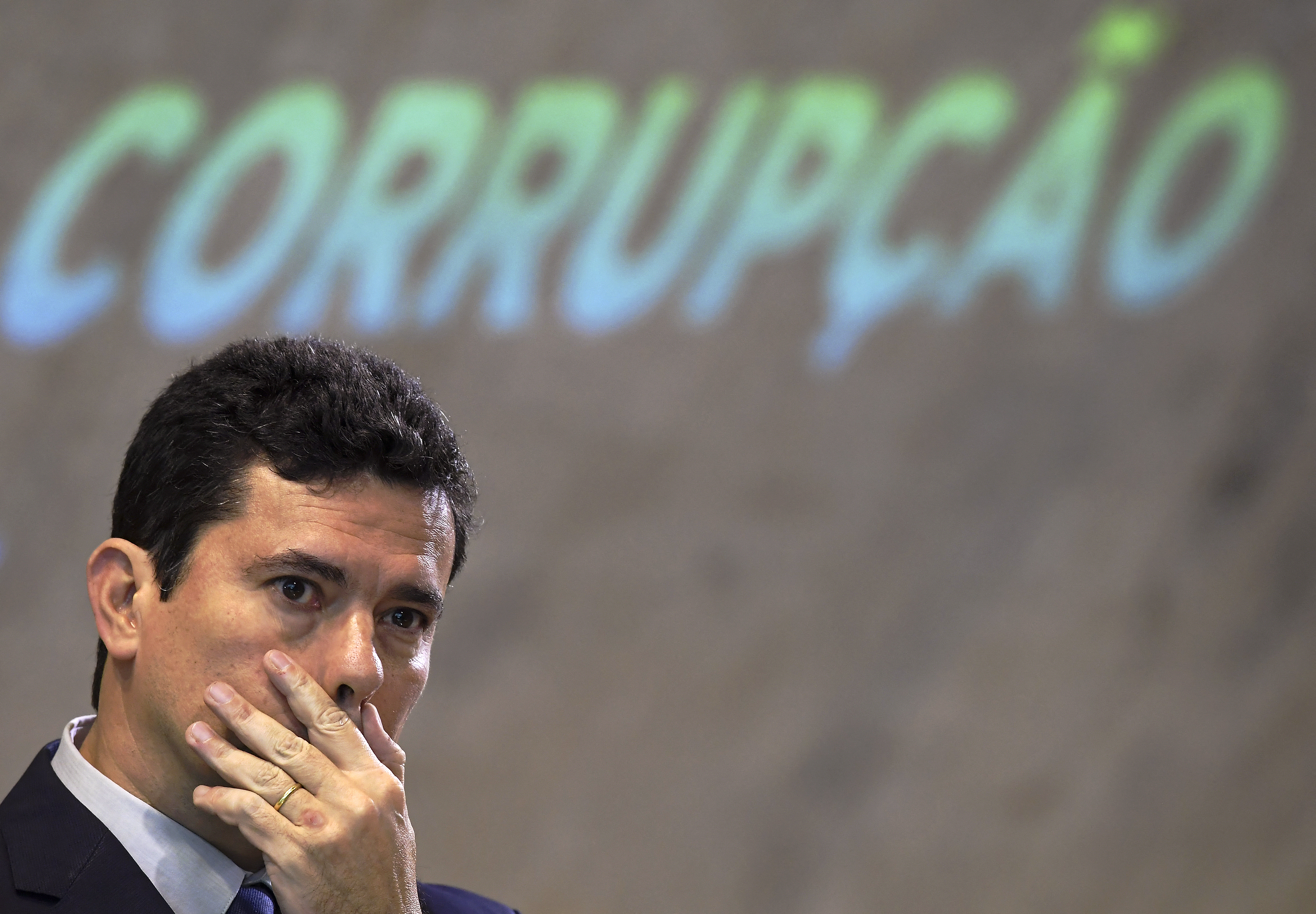 Embolado com Alvaro Dias na reta final ao Senado, Moro só pensa em Lula