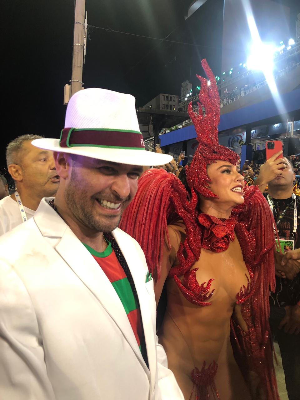 Como o contato de Paolla Oliveira está salvo no celular de Diogo Nogueira