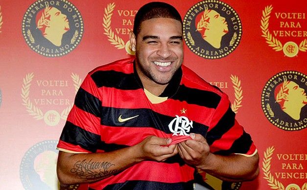 Adriano Imperador assina contrato para lançar autobiografia