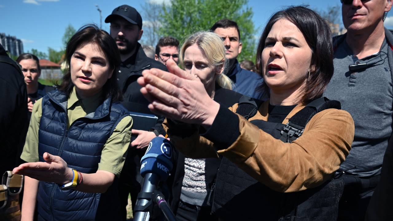 Segundo a procuradora-geral da Ucrânia, Iryna Venediktova, mais de 10.000 casos de crimes de guerras já foram registrados pela promotoria - 10/05/2022