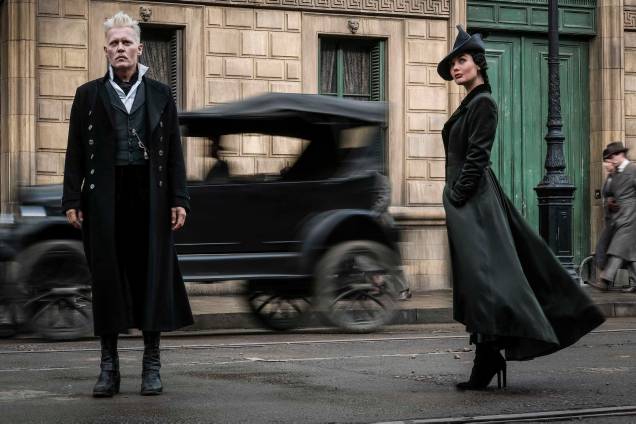 Johnny Depp em "Animais Fantásticos: Os Crimes de Grindelwald", 2018 de David Yates. Johnny Depp em "Animais Fantásticos: Os Crimes de Grindelwald", 2018 de David Yates.