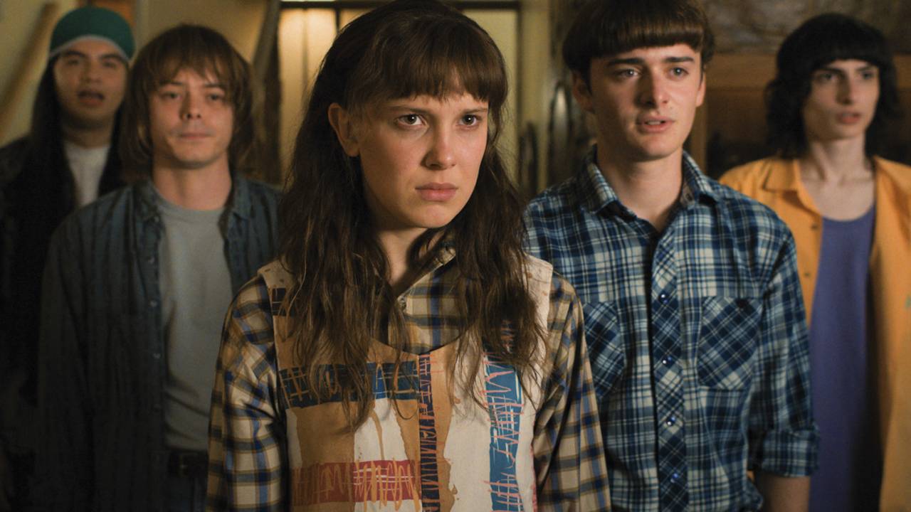 MAIS MADUROS - Eleven (à frente) e os amigos: a dura adaptação ao ensino médio -