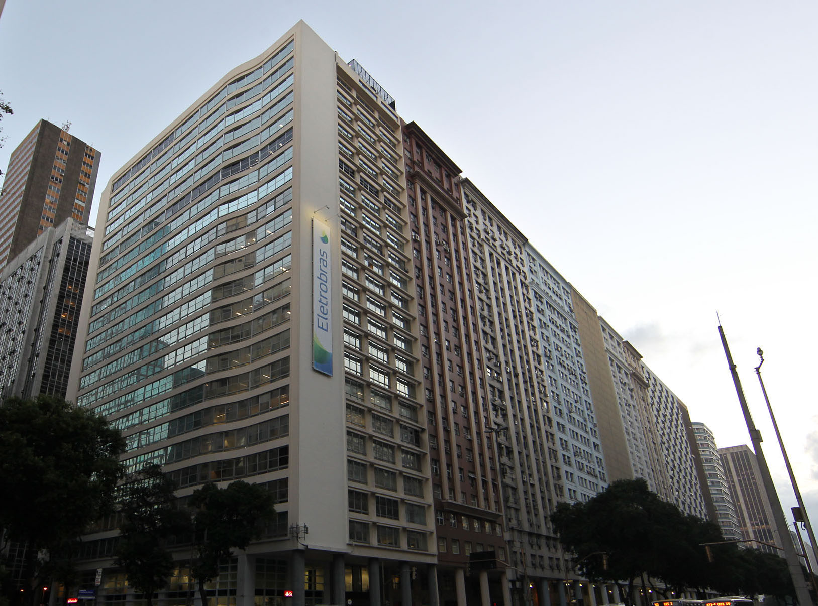 Eletrobras anuncia R$ 4 bilhões em dividendos; confira detalhes