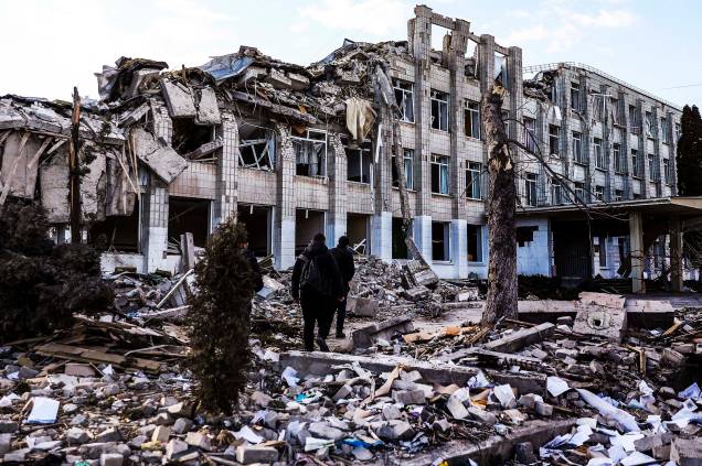 Escombros de Escola após ser bombardeado em Zhytomyr, Ucrânia, em 11 de março de 2022. Escombros de Escola após ser bombardeado em Zhytomyr, Ucrânia, em 11 de março de 2022.