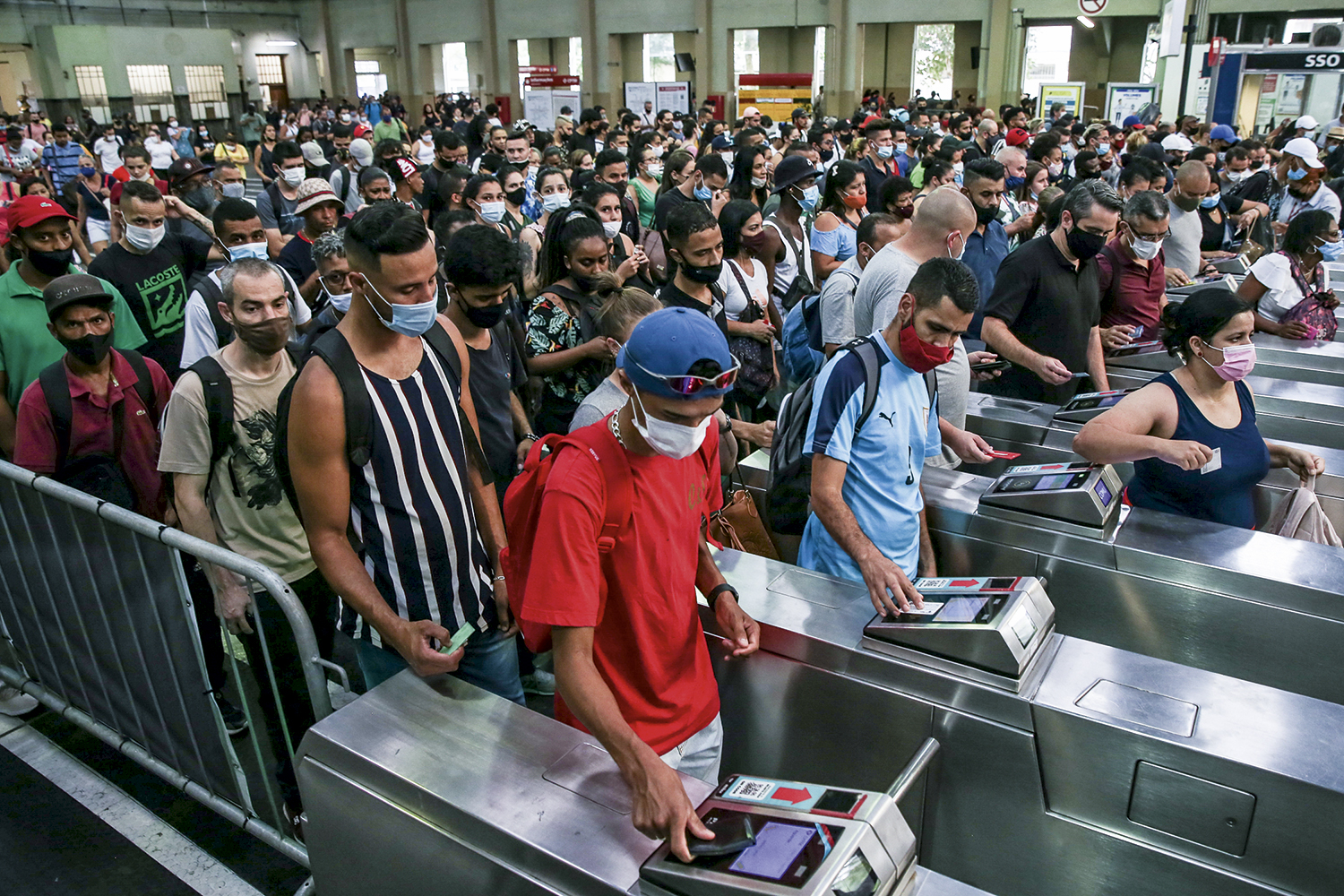 PANDEMIA - Propostas vagas at&eacute; de reestrutura&ccedil;&atilde;o do SUS, que foi fundamental no combate &agrave; Covid-19 -