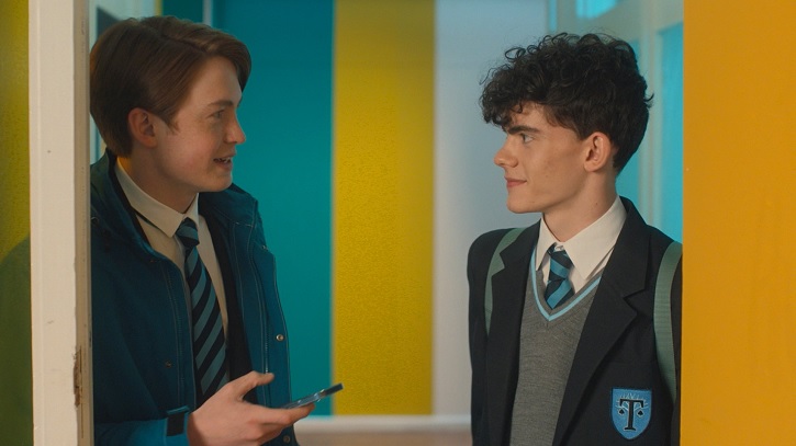 Ator da série ‘Heartstopper’ revela ser bissexual