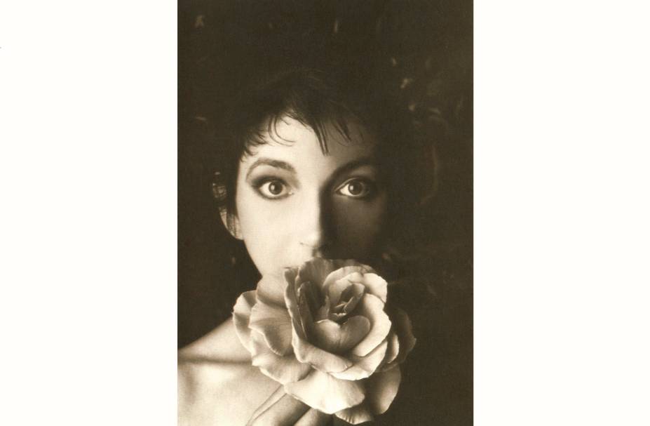 Cantora e compositora inglesa Kate Bush, em 1989.