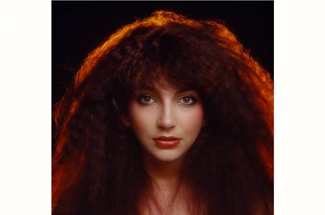 Cantora e compositora inglesa Kate Bush, em 1984. Cantora e compositora inglesa Kate Bush, em 1984.
