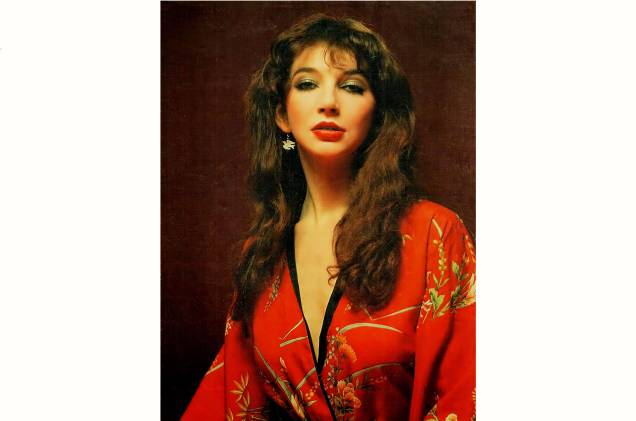 Cantora e compositora inglesa Kate Bush, em 1983. Cantora e compositora inglesa Kate Bush, em 1983.