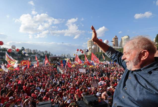 01/05/2022 – Lula participa de Ato do Dia Internacional do Trabalhador e da Trabalhadora, com o tema “Emprego, Direitos, Democracia e Vida”, na Praça Charles Muller, no Pacaembu, em São Paulo. 01/05/2022 – Lula participa de Ato do Dia Internacional do Trabalhador e da Trabalhadora, com o tema “Emprego, Direitos, Democracia e Vida”, na Praça Charles Muller, no Pacaembu, em São Paulo.