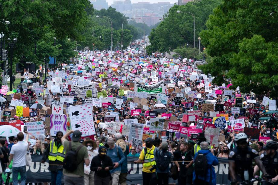 Ativistas participam da marcha “The Bans Off Our Bodies” pelo acesso ao aborto, em Washington, DC, em 14 de maio de 2022.