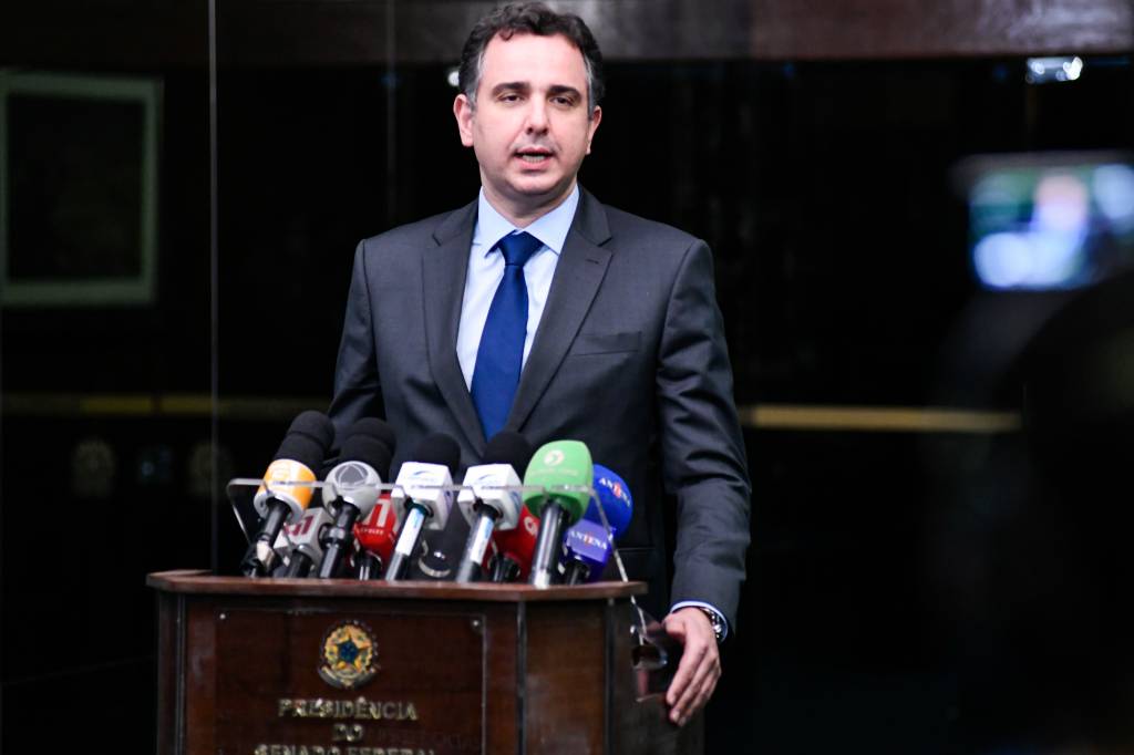 Projeto que limita ICMS sobre combustíveis avança no Senado